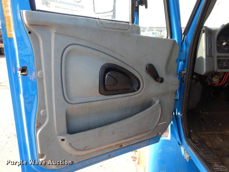 image for item DJ6007 2003 International 4300  service truck with crane