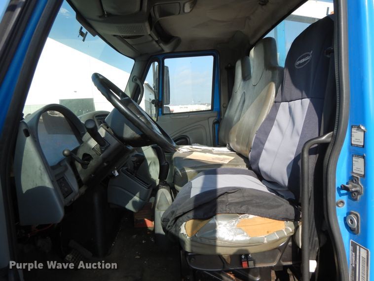 image for item DJ6007 2003 International 4300  service truck with crane