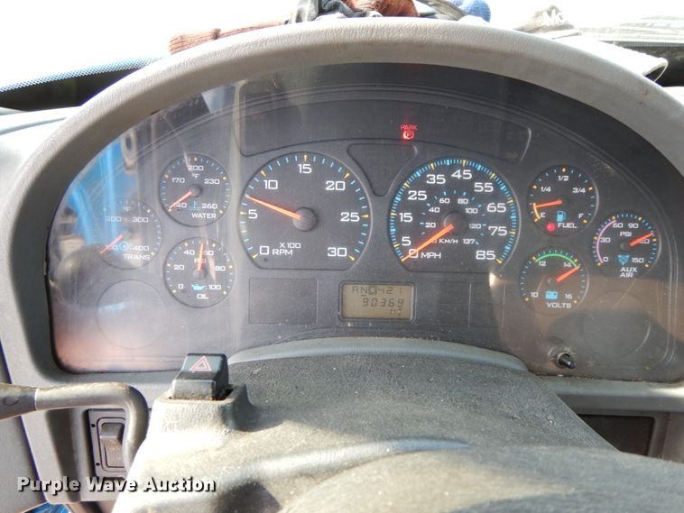 image for item DJ6007 2003 International 4300  service truck with crane