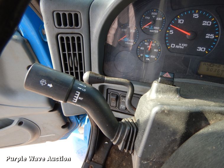 image for item DJ6007 2003 International 4300  service truck with crane