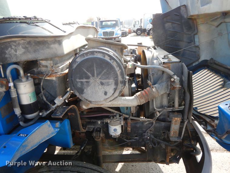 image for item DJ6007 2003 International 4300  service truck with crane