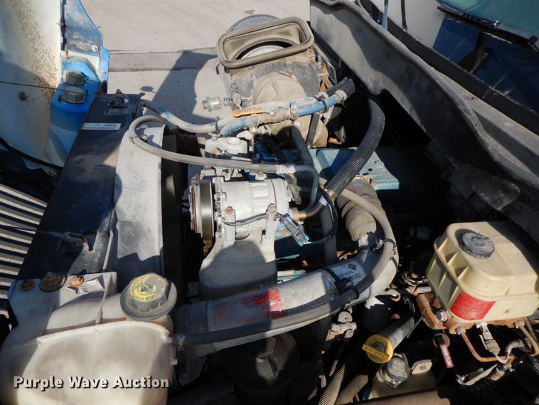 image for item DJ6007 2003 International 4300  service truck with crane