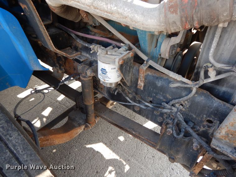 image for item DJ6007 2003 International 4300  service truck with crane