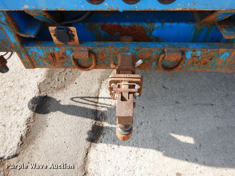 image for item DJ6007 2003 International 4300  service truck with crane