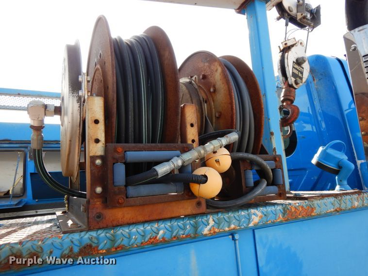 image for item DJ6007 2003 International 4300  service truck with crane