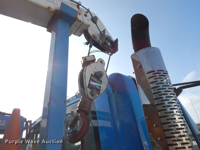 image for item DJ6007 2003 International 4300  service truck with crane