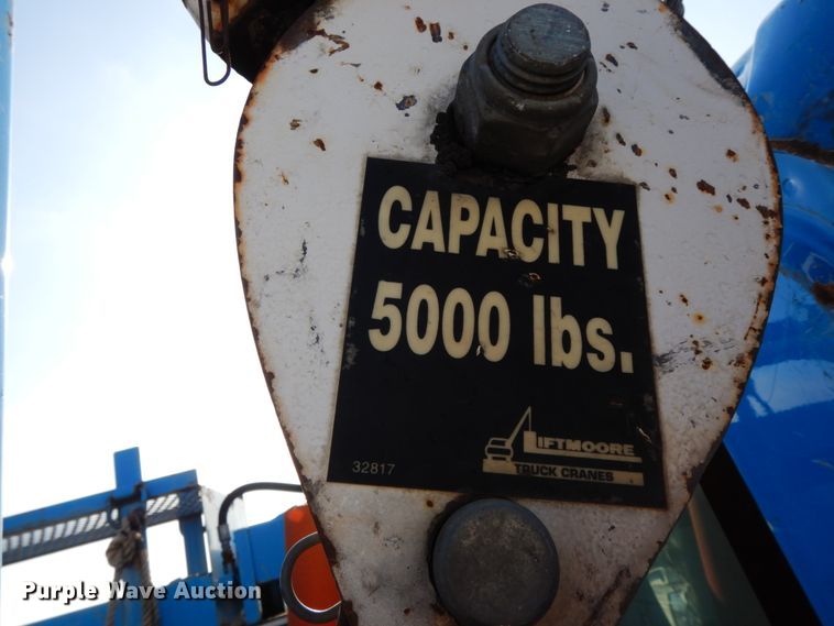 image for item DJ6007 2003 International 4300  service truck with crane