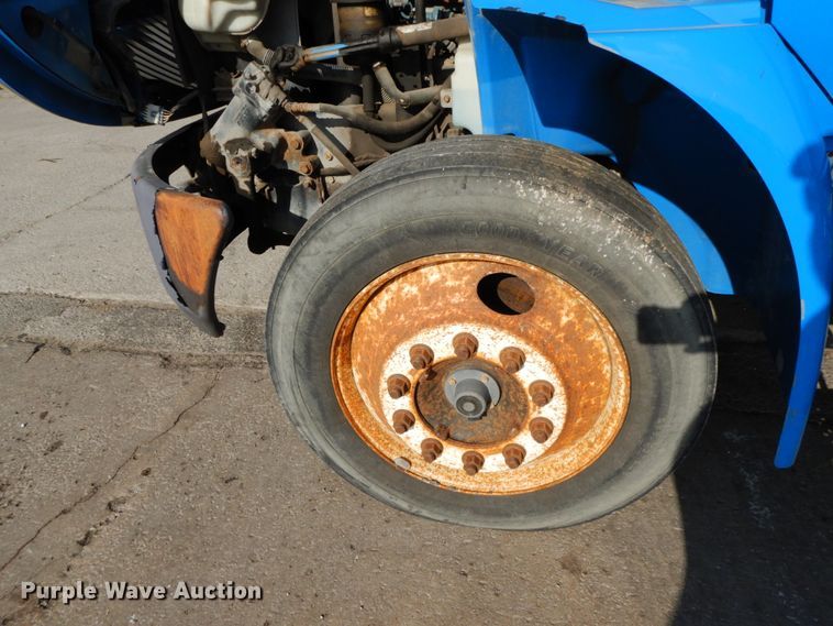 image for item DJ6007 2003 International 4300  service truck with crane