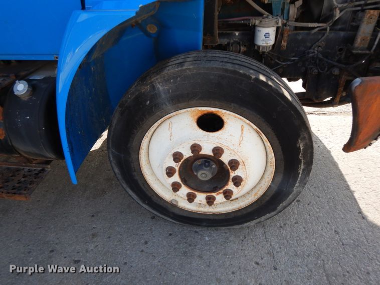 image for item DJ6007 2003 International 4300  service truck with crane