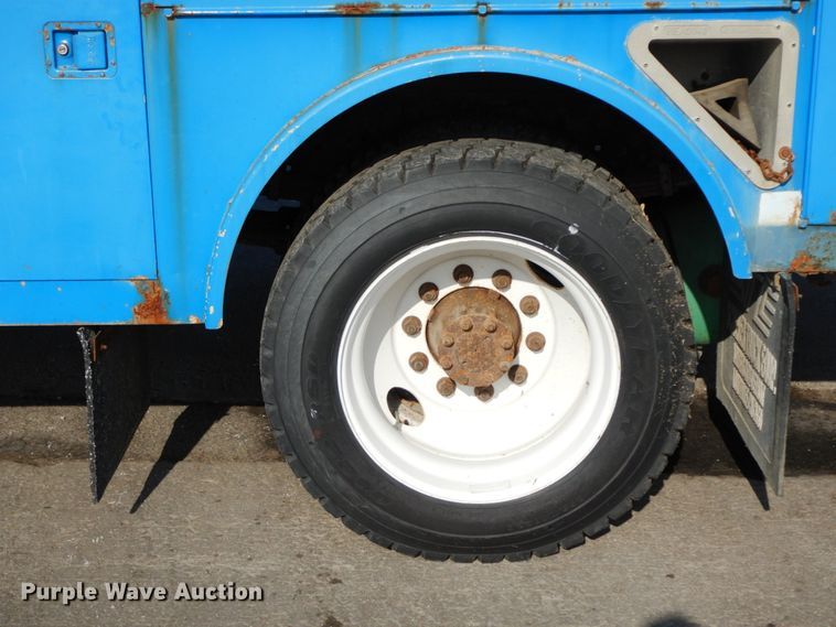 image for item DJ6007 2003 International 4300  service truck with crane