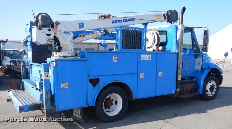 image for item DJ6008 2005 International 4300  service truck with crane