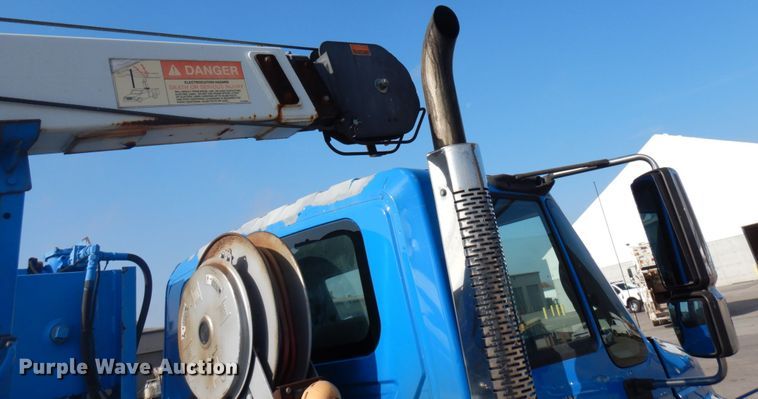 image for item DJ6008 2005 International 4300  service truck with crane