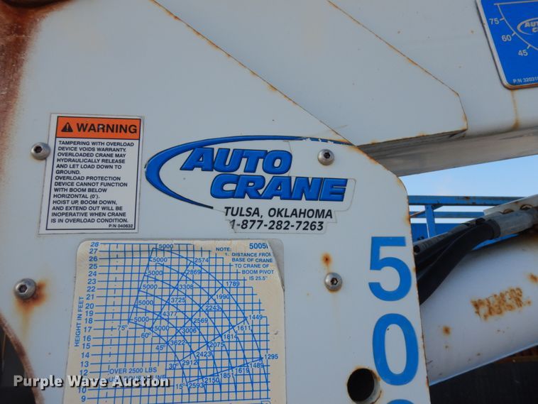 image for item DJ6008 2005 International 4300  service truck with crane