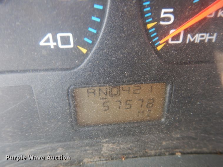 image for item DJ6008 2005 International 4300  service truck with crane