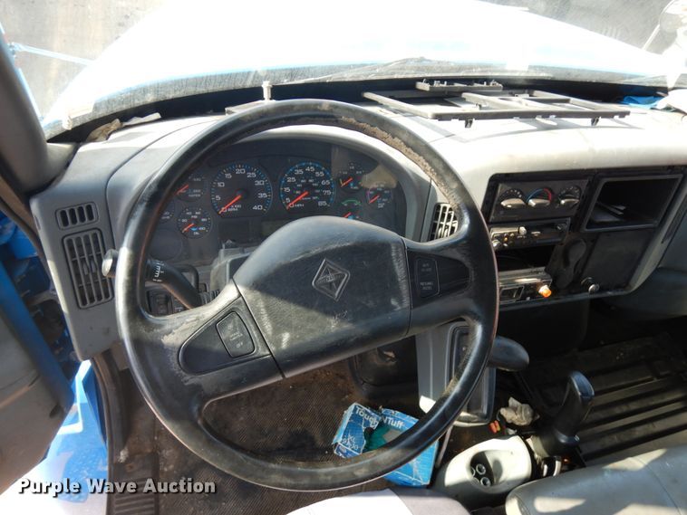 image for item DJ6008 2005 International 4300  service truck with crane