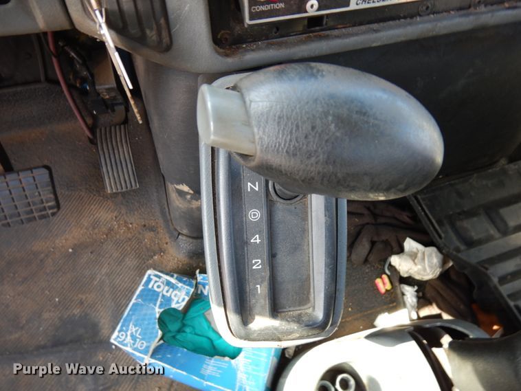 image for item DJ6008 2005 International 4300  service truck with crane