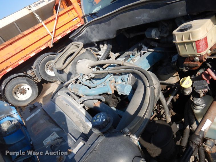 image for item DJ6008 2005 International 4300  service truck with crane