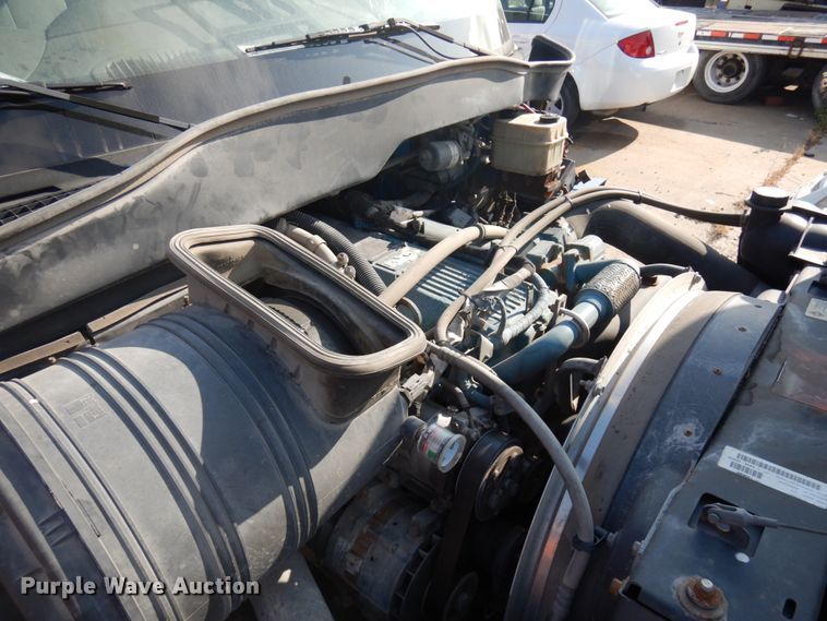 image for item DJ6008 2005 International 4300  service truck with crane