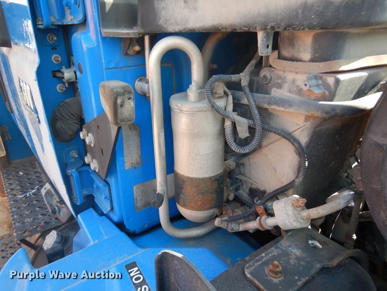 image for item DJ6008 2005 International 4300  service truck with crane