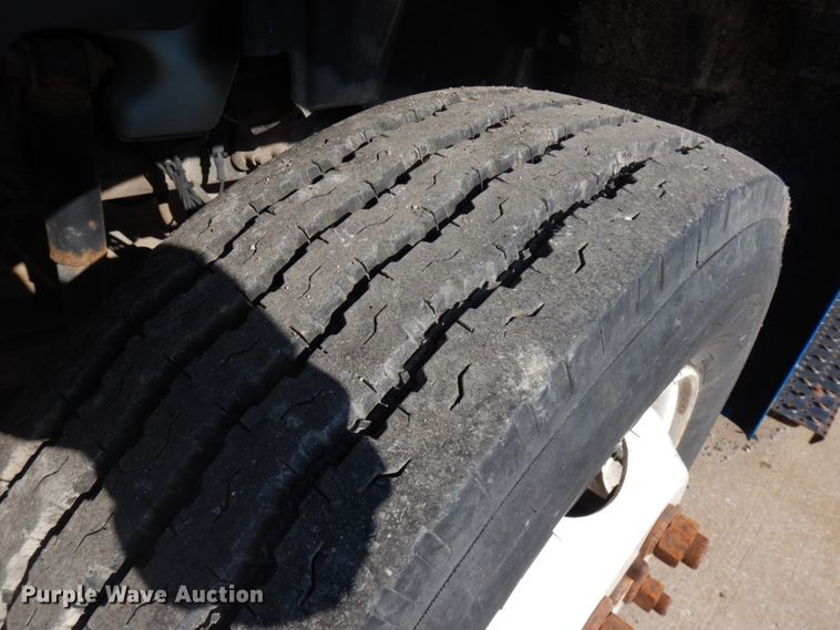 image for item DJ6008 2005 International 4300  service truck with crane