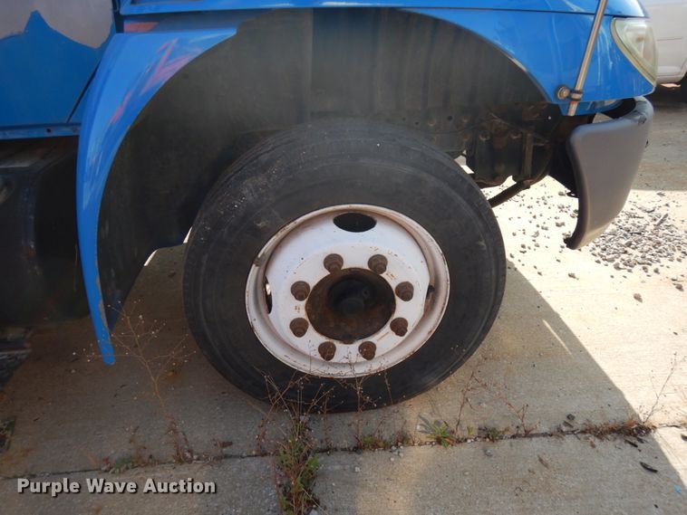 image for item DJ6008 2005 International 4300  service truck with crane