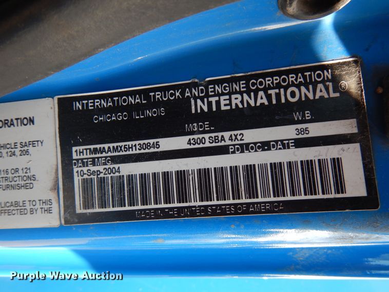 image for item DJ6008 2005 International 4300  service truck with crane