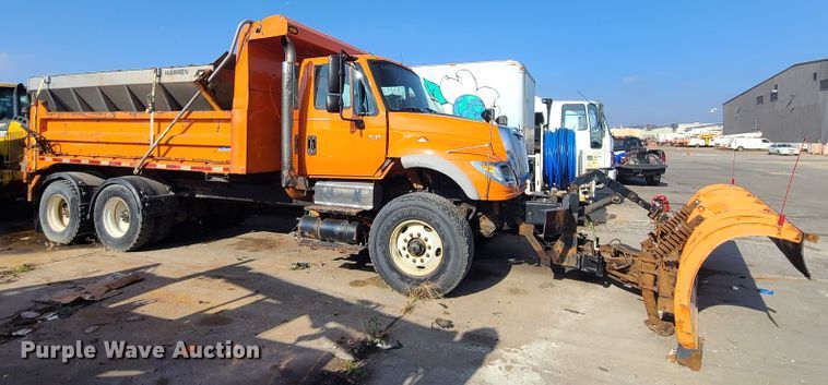 image for item DJ6009 2007 International 7600  dump truck