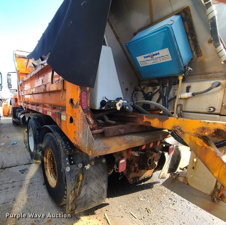 image for item DJ6009 2007 International 7600  dump truck