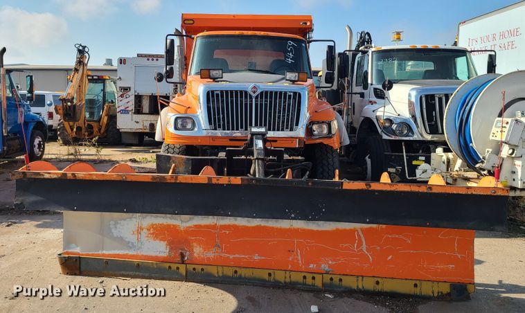 image for item DJ6009 2007 International 7600  dump truck