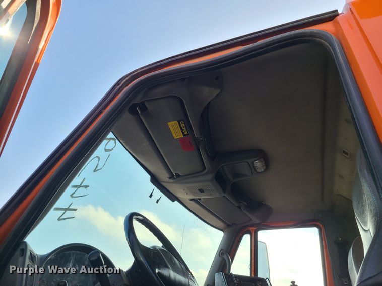 image for item DJ6009 2007 International 7600  dump truck