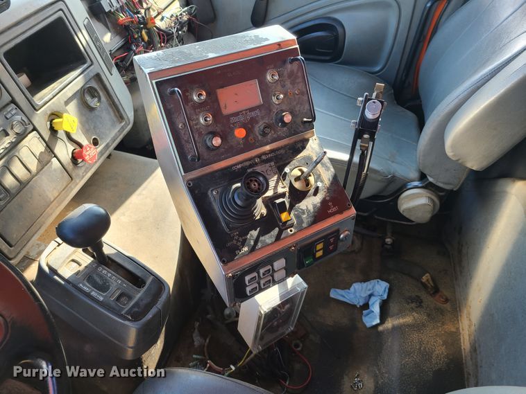 image for item DJ6009 2007 International 7600  dump truck