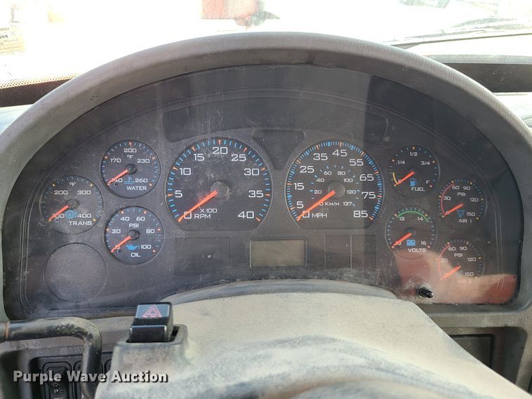 image for item DJ6009 2007 International 7600  dump truck