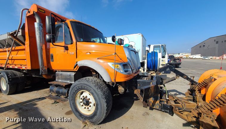 image for item DJ6009 2007 International 7600  dump truck