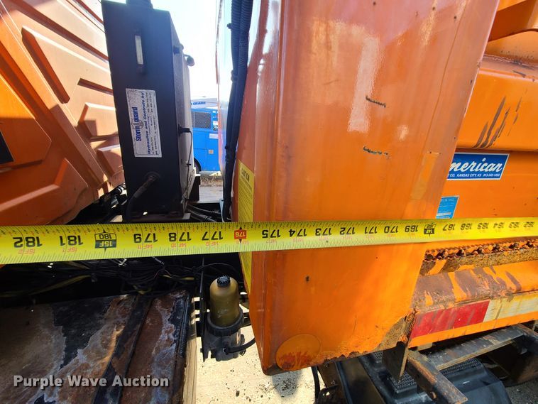 image for item DJ6009 2007 International 7600  dump truck