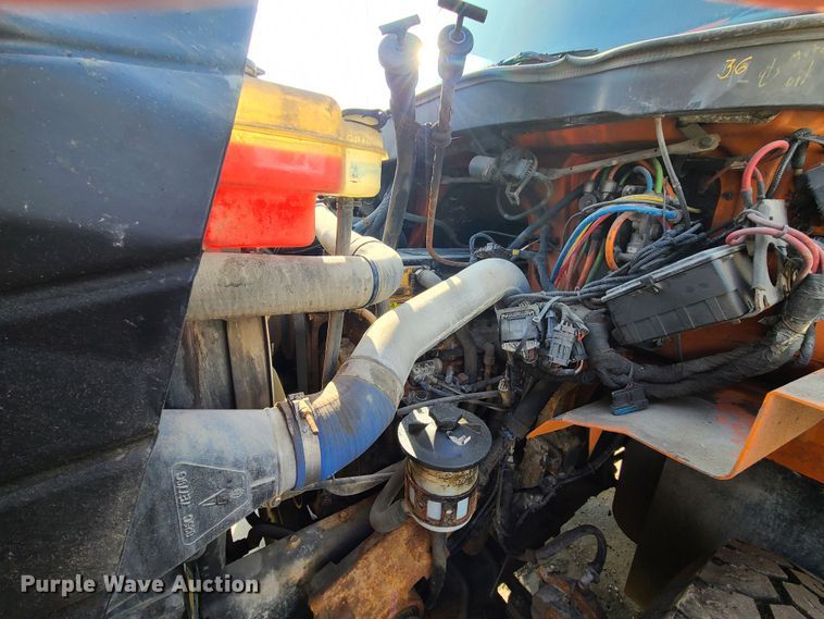 image for item DJ6009 2007 International 7600  dump truck