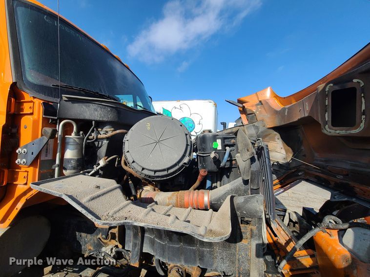 image for item DJ6009 2007 International 7600  dump truck