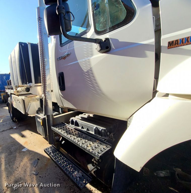 image for item DJ6010 2011 International WorkStar 7500  sewer jetter truck