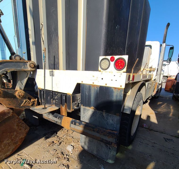 image for item DJ6010 2011 International WorkStar 7500  sewer jetter truck