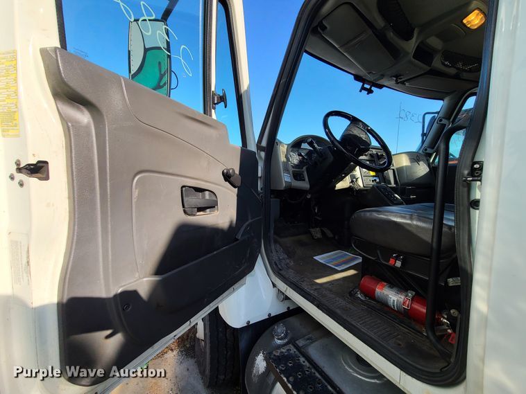 image for item DJ6010 2011 International WorkStar 7500  sewer jetter truck