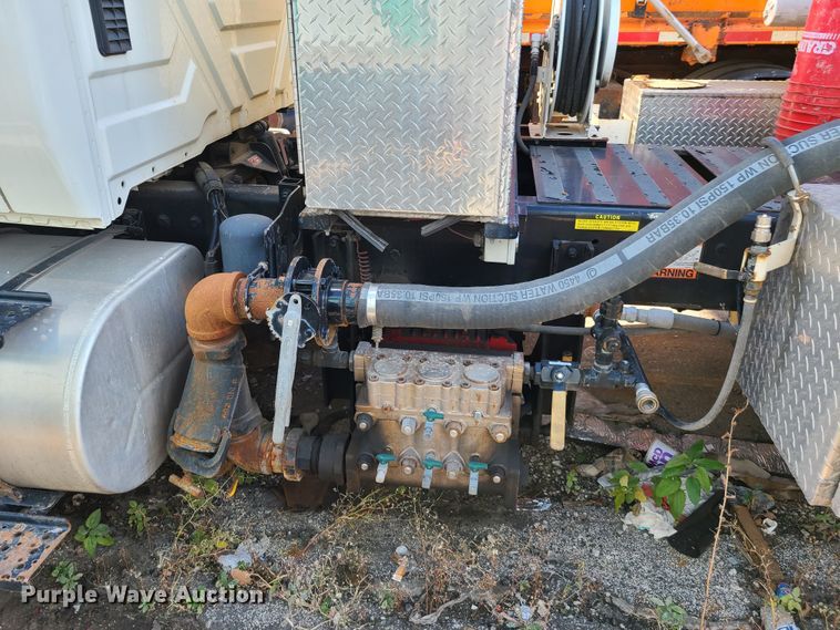 image for item DJ6010 2011 International WorkStar 7500  sewer jetter truck