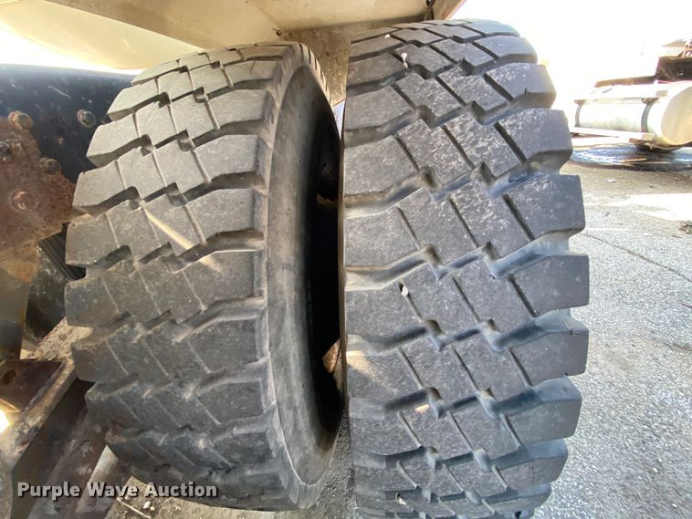 image for item DJ6012 2002 Western Star 4964SX  ready mix truck