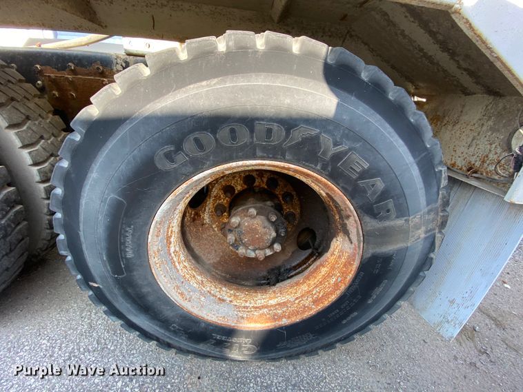 image for item DJ6012 2002 Western Star 4964SX  ready mix truck