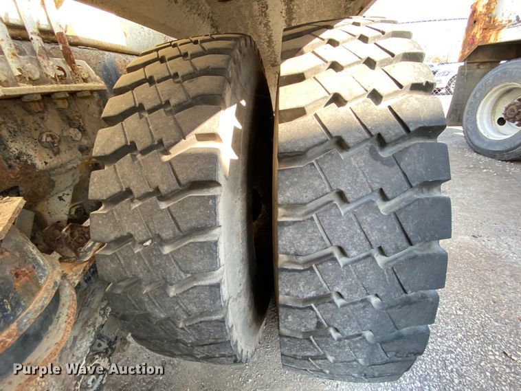 image for item DJ6012 2002 Western Star 4964SX  ready mix truck