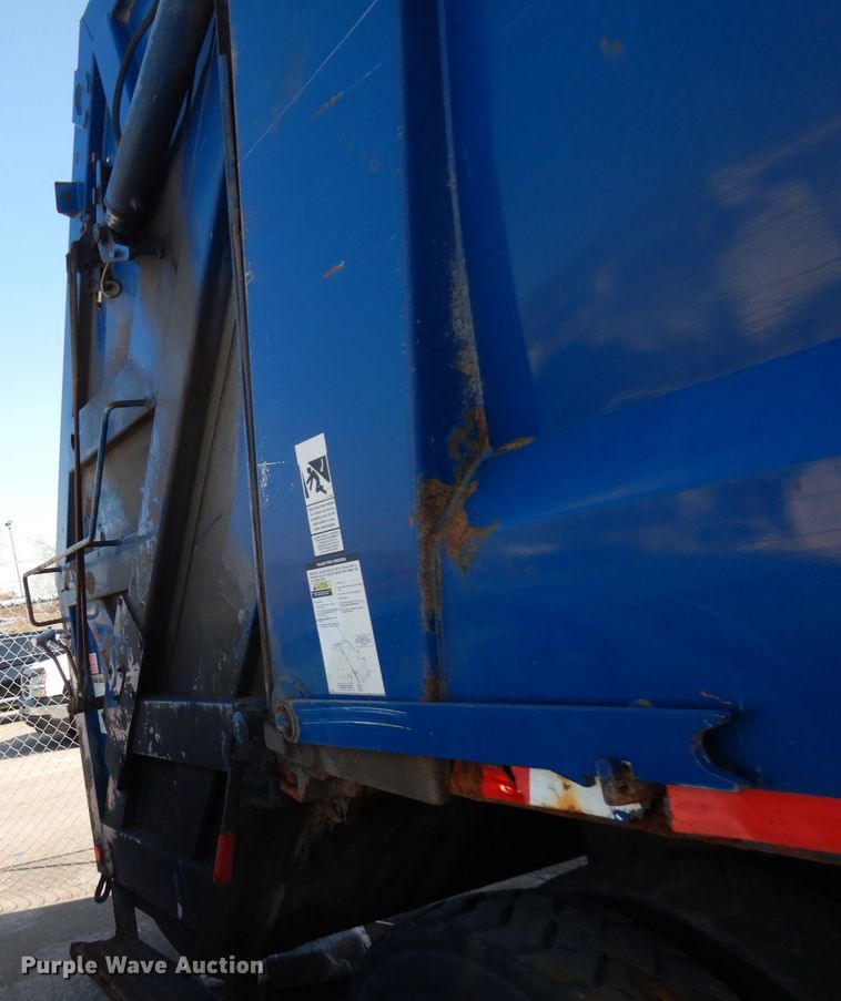 image for item DJ6017 2006 Freightliner Condor  refuse truck