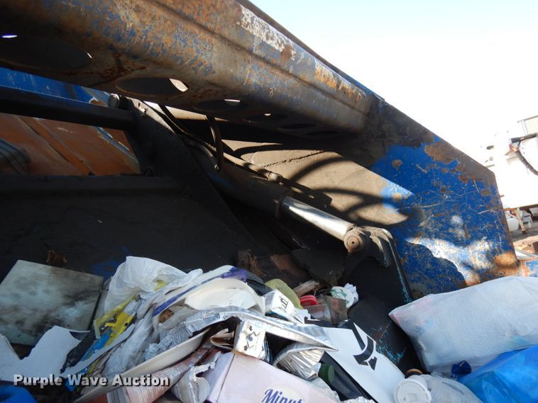 image for item DJ6017 2006 Freightliner Condor  refuse truck