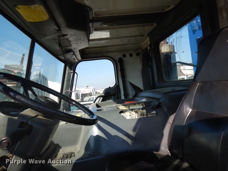 image for item DJ6017 2006 Freightliner Condor  refuse truck