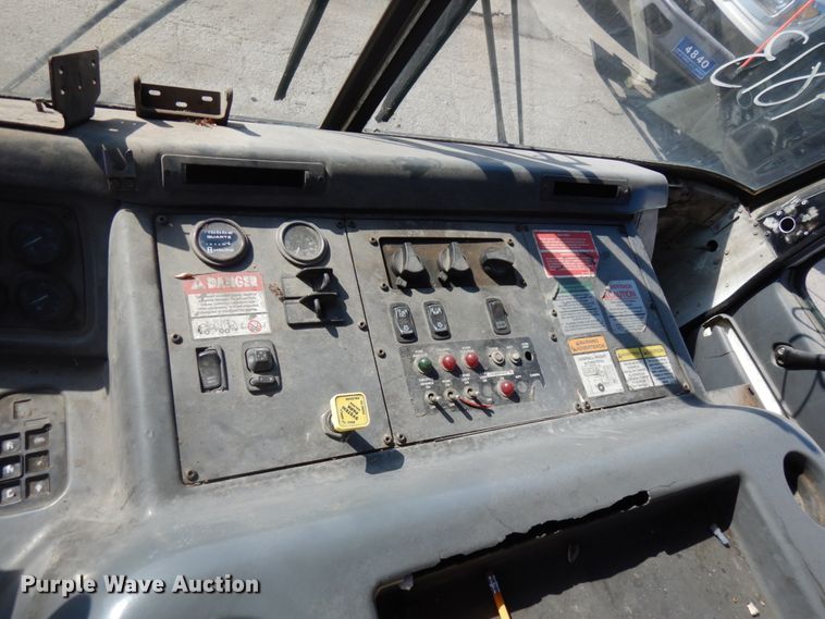 image for item DJ6017 2006 Freightliner Condor  refuse truck