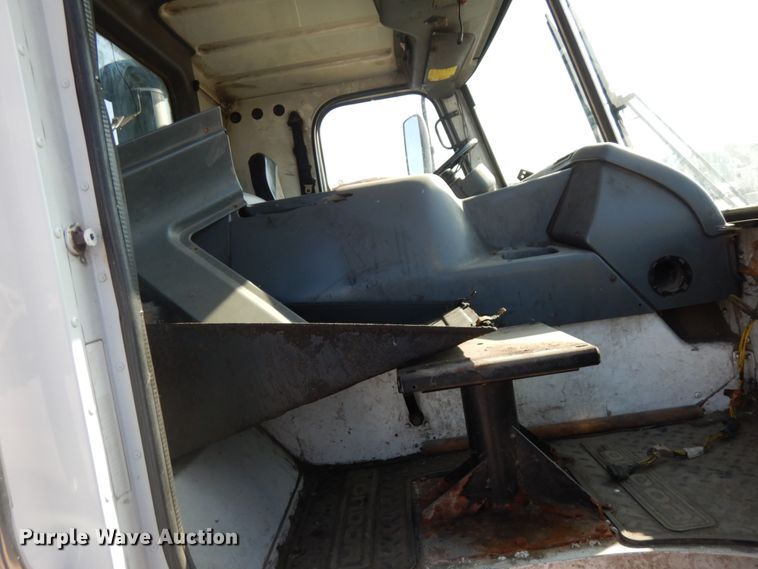 image for item DJ6017 2006 Freightliner Condor  refuse truck