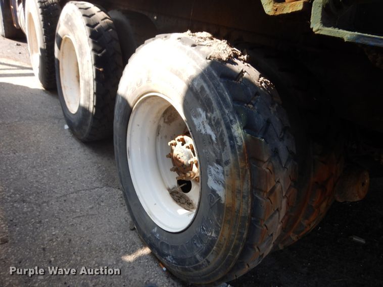 image for item DJ6017 2006 Freightliner Condor  refuse truck