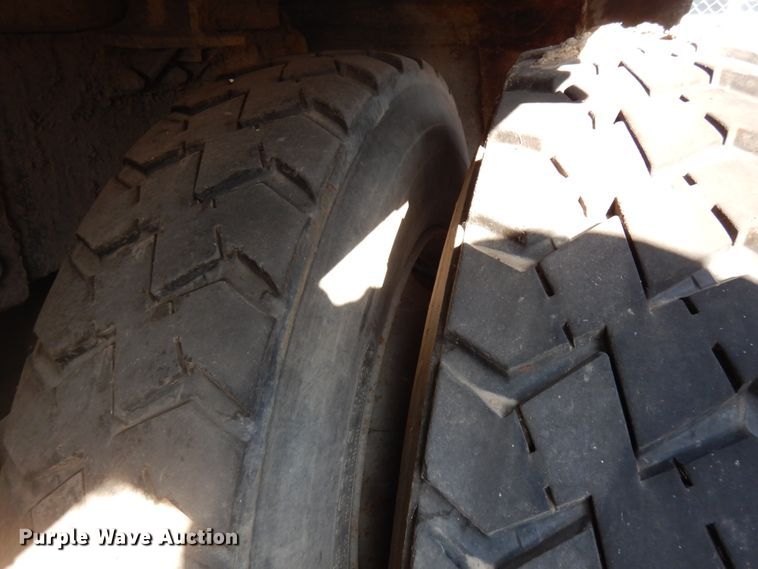 image for item DJ6017 2006 Freightliner Condor  refuse truck